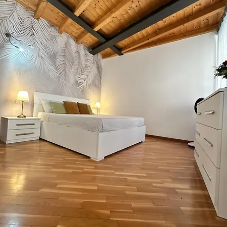 公寓 Stella Center Self Check-in 贝尔加莫